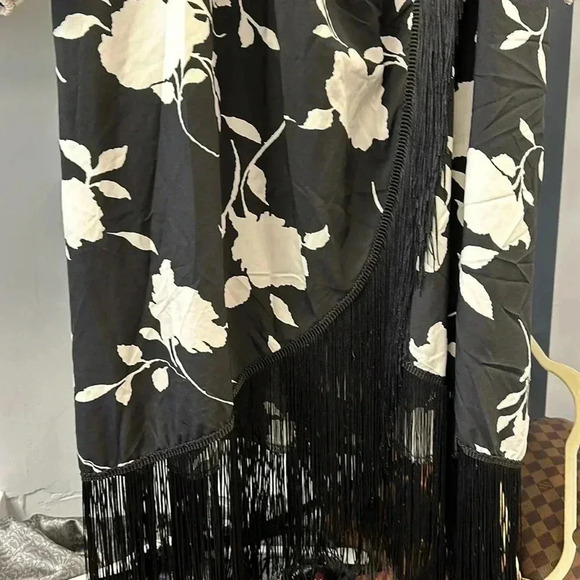 SHEIN  Frenchy Floral Print Fringe Trim Wrap Hem Dress  size 1 XL - Picture 3 of 3